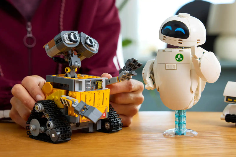 WALL-E and EVE lego set 43279 pre order for September 1st