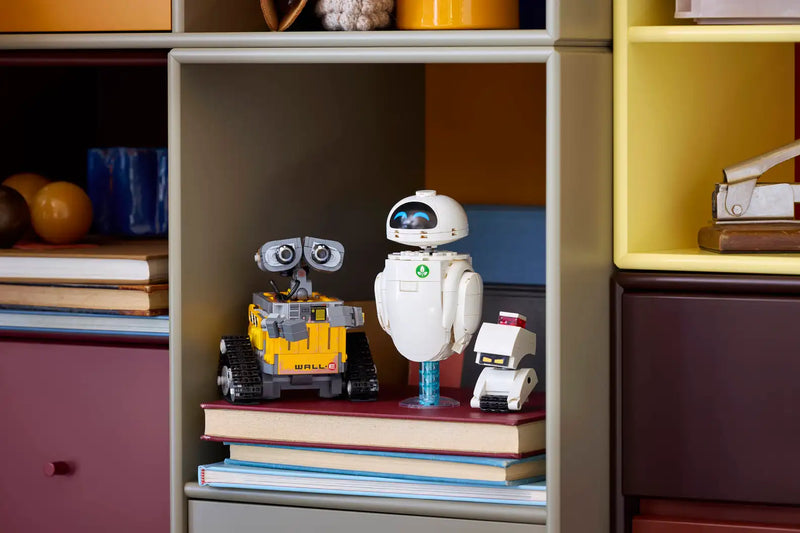 WALL-E and EVE lego set 43279 pre order for September 1st